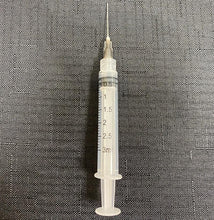 Load image into Gallery viewer, 3ml Syringe for dogs with 23 Gauge Needle (10ct) - Canine P4